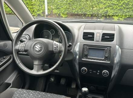 Suzuki - SX4