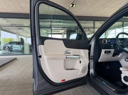 Mercedes-Benz - EQB