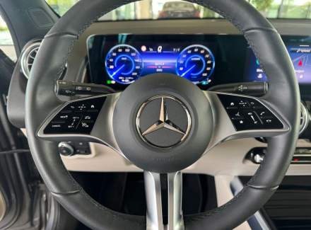 Mercedes-Benz - EQB