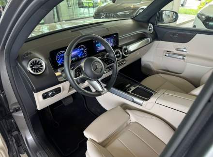 Mercedes-Benz - EQB