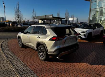 Toyota - RAV 4