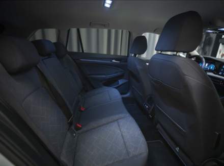 Volkswagen - Golf