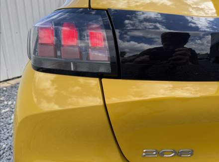 Peugeot - 208