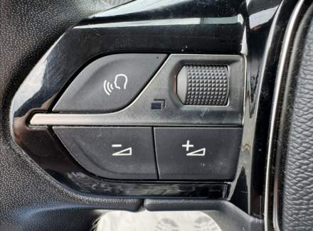 Peugeot - 208
