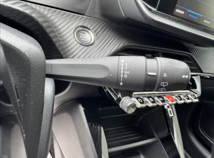 Peugeot - 208