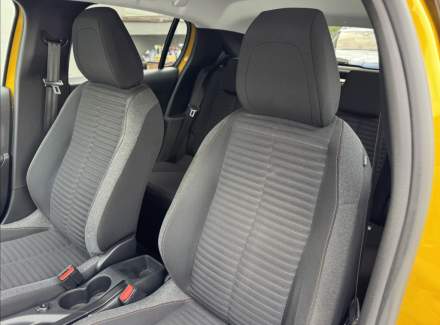 Peugeot - 208