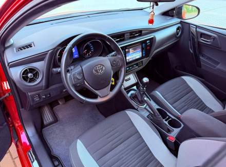 Toyota - Auris
