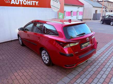 Toyota - Auris