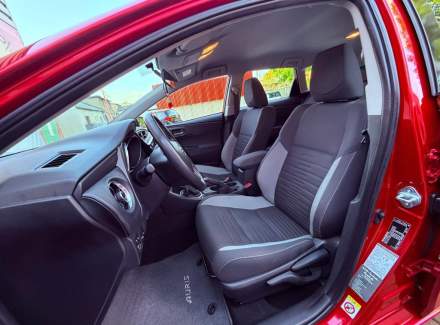 Toyota - Auris