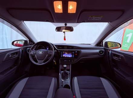 Toyota - Auris