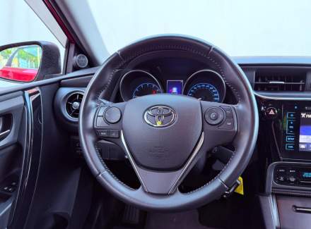 Toyota - Auris
