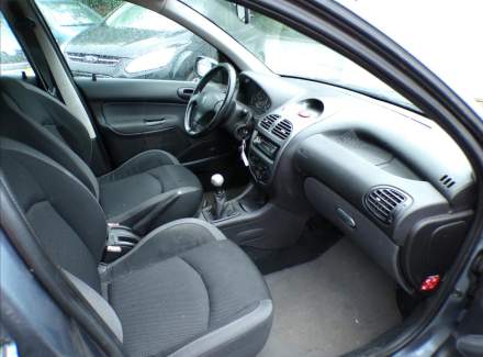 Peugeot - 206