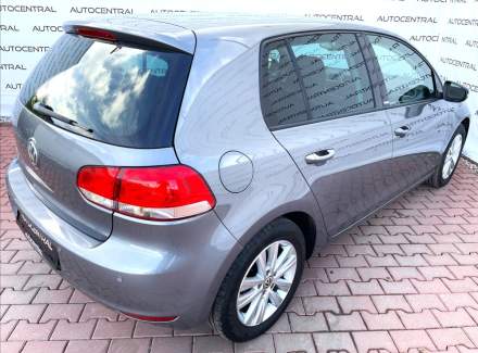 Volkswagen - Golf