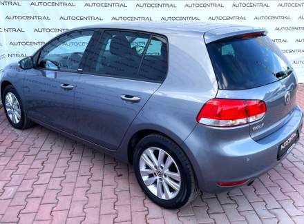 Volkswagen - Golf