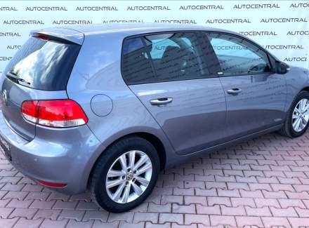 Volkswagen - Golf