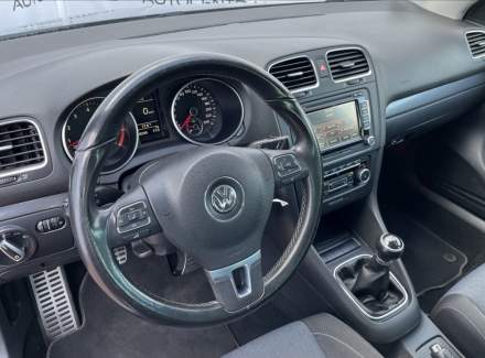 Volkswagen - Golf
