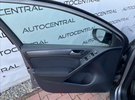 Volkswagen - Golf