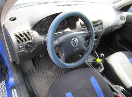 Volkswagen - Golf
