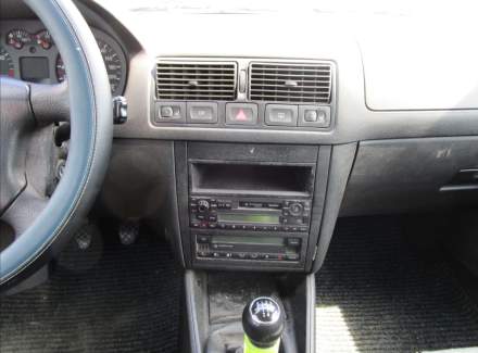 Volkswagen - Golf