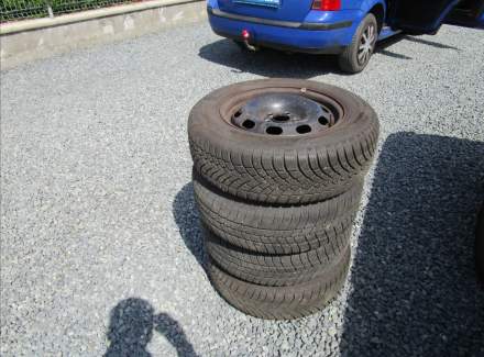 Volkswagen - Golf