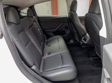Tesla - Model Y