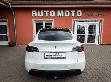 Tesla - Model Y