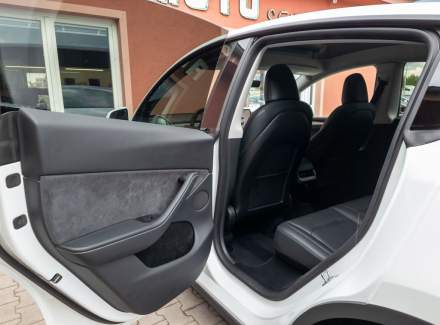 Tesla - Model Y