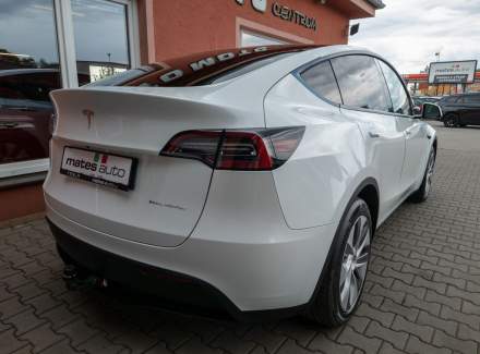 Tesla - Model Y