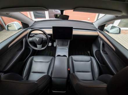 Tesla - Model Y