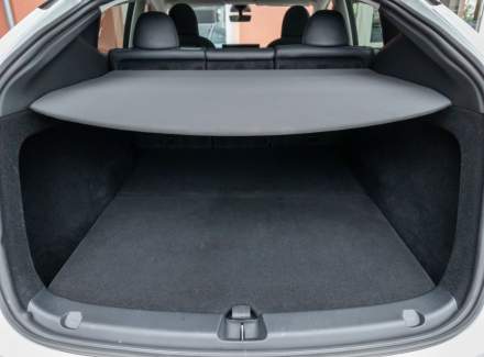 Tesla - Model Y