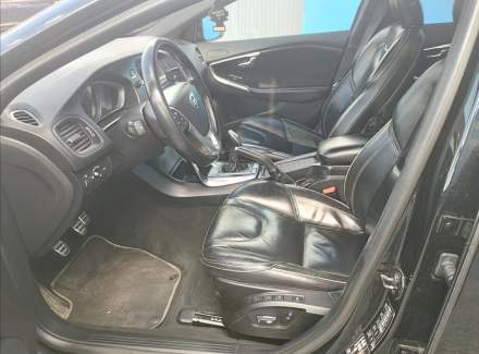 Volvo - V40