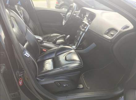 Volvo - V40