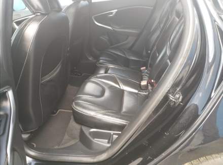 Volvo - V40