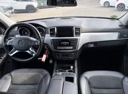 Mercedes-Benz - M-class