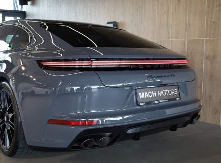 Porsche - Panamera