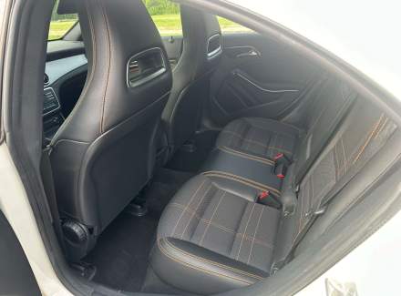 Mercedes-Benz - CLA CLA 180 (122 Hp) 7G-DCT