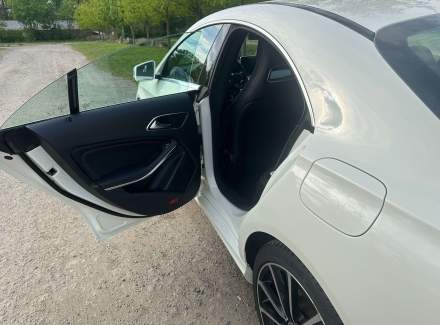 Mercedes-Benz - CLA CLA 180 (122 Hp) 7G-DCT