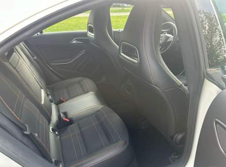 Mercedes-Benz - CLA CLA 180 (122 Hp) 7G-DCT