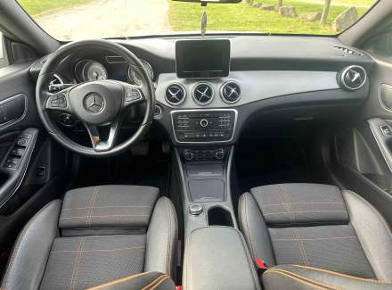 Mercedes-Benz - CLA CLA 180 (122 Hp) 7G-DCT