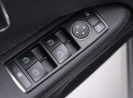 Mercedes-Benz - E-class