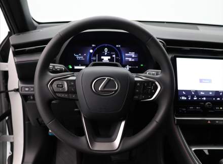 Lexus - LBX