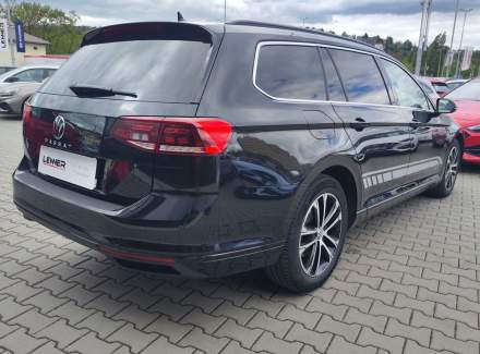 Volkswagen - Passat