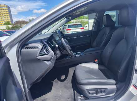 Toyota - Camry