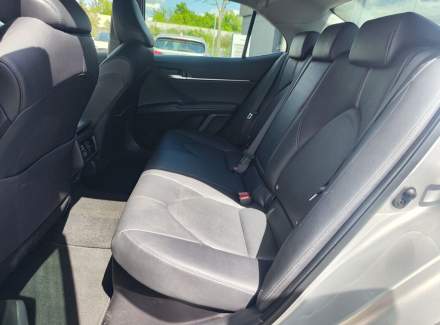 Toyota - Camry