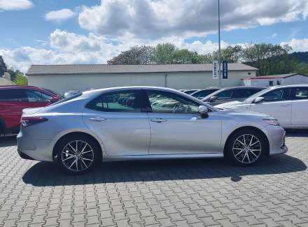 Toyota - Camry