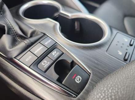 Toyota - Camry