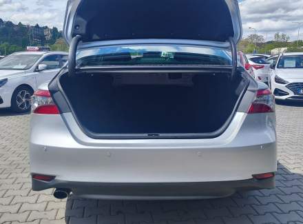 Toyota - Camry