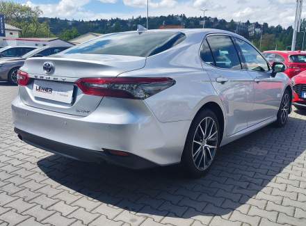 Toyota - Camry
