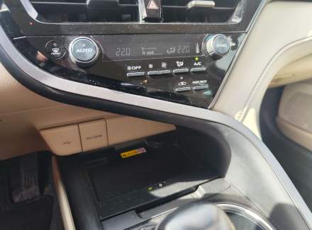 Toyota - Camry