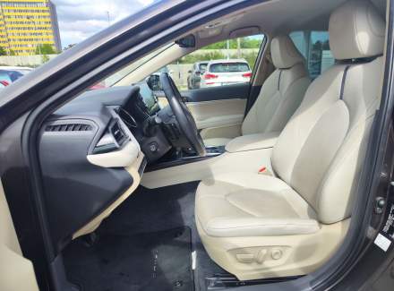 Toyota - Camry